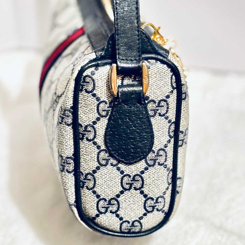 Gucci Crossbody Bag - Picture 15 of 16